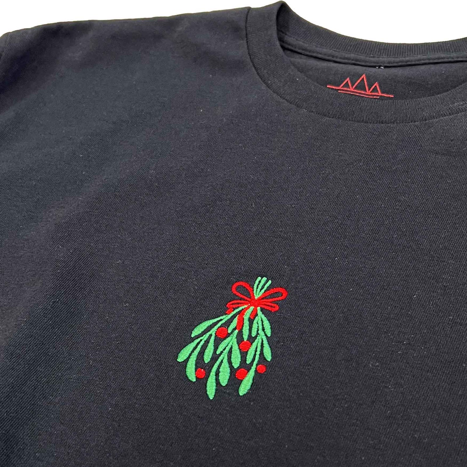 ALTRU MISTLETOE EMBROIDERY BLACK T-SHIRT FRONT IMAGE